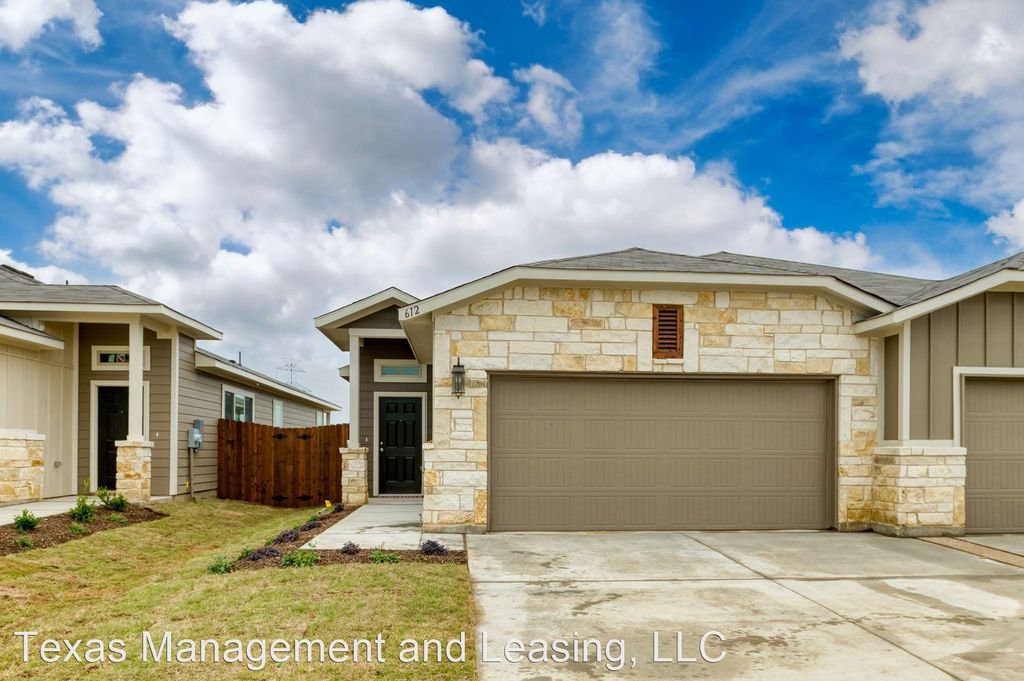 612 Harvest Moon Dr, Venus, TX 76084