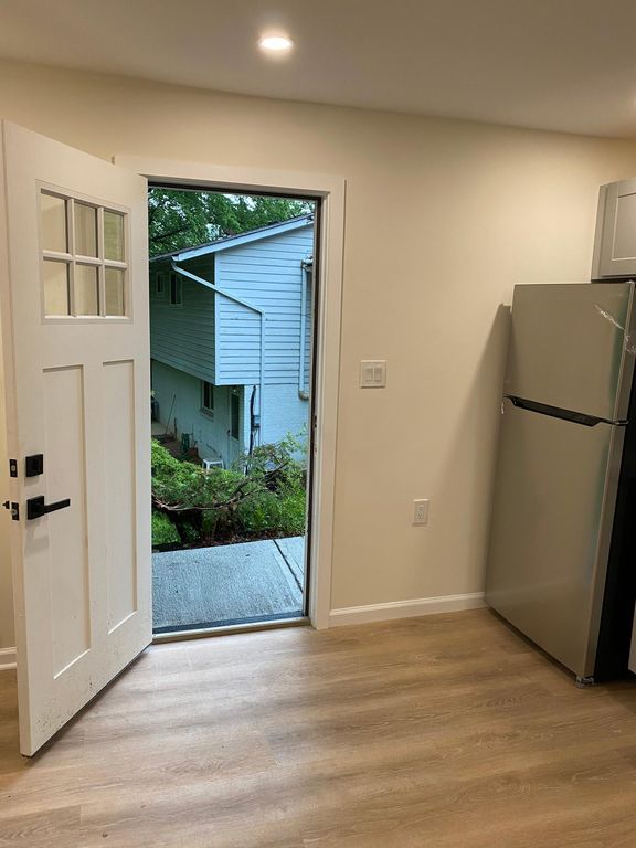 1705 Evelyn Dr, Rockville, MD 20852