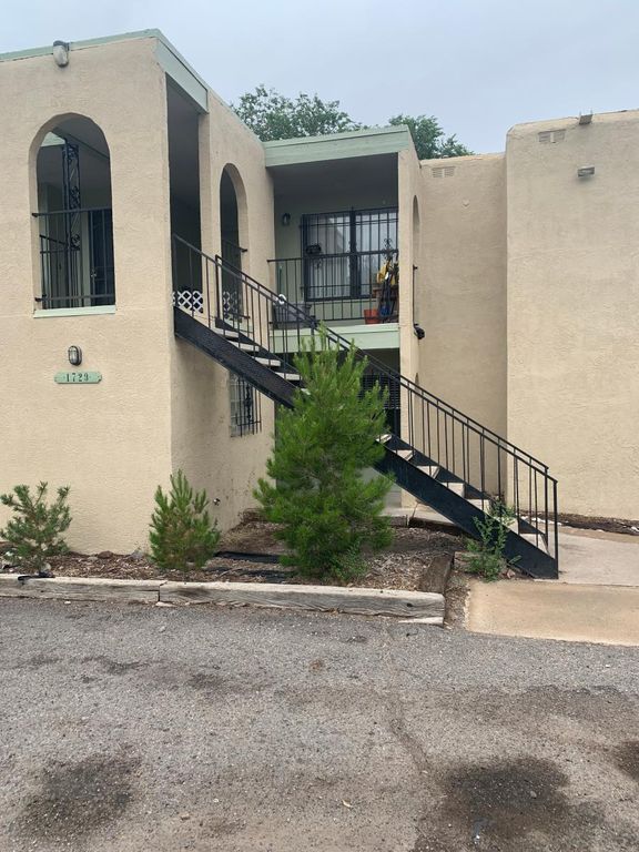 Totally Remodeled 2 Bed / 1 Bath Gem Near UNM and KAFB - Albuquerque