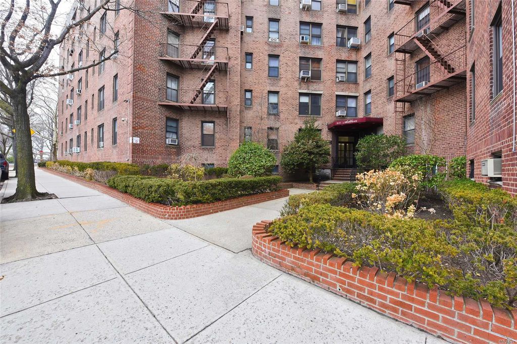 8355 Woodhaven Blvd #2G, Woodhaven, NY - 1 Bed, 1 Bath Coop - 13 Photos