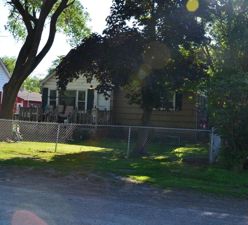 2324 Fairbanks St, Gary, IN 46406