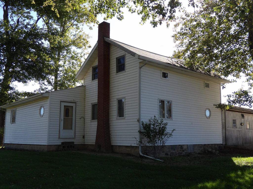 5311 E Burt Rd, Osseo, MI 49266