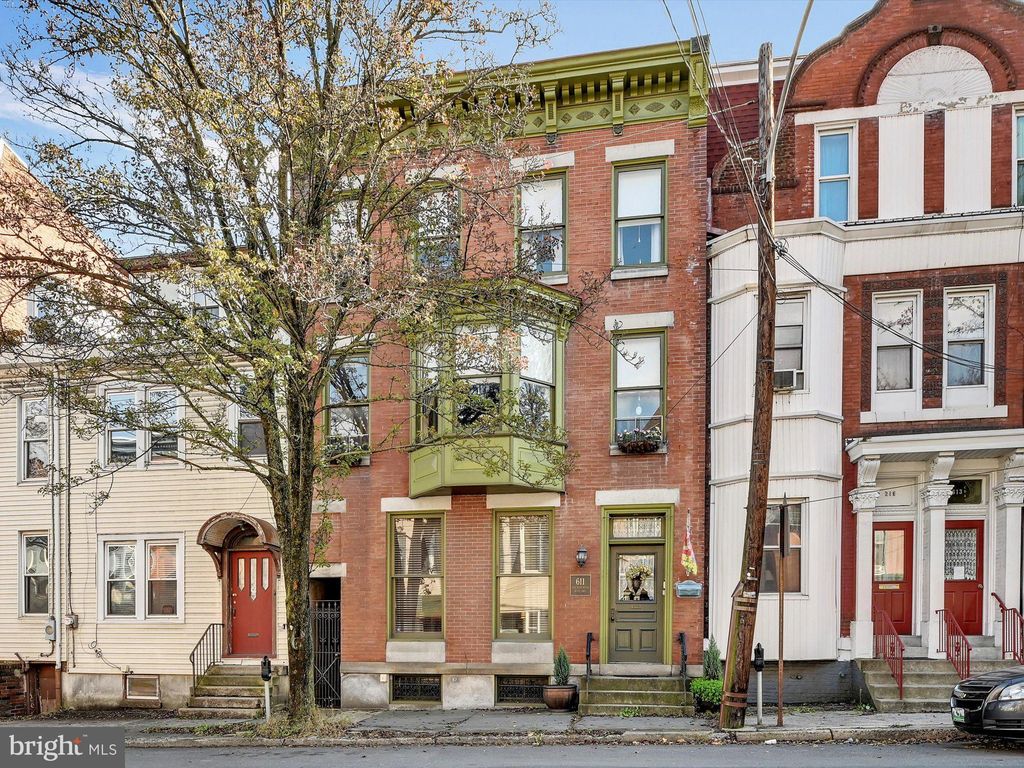 611 W Market St, Pottsville, PA 17901