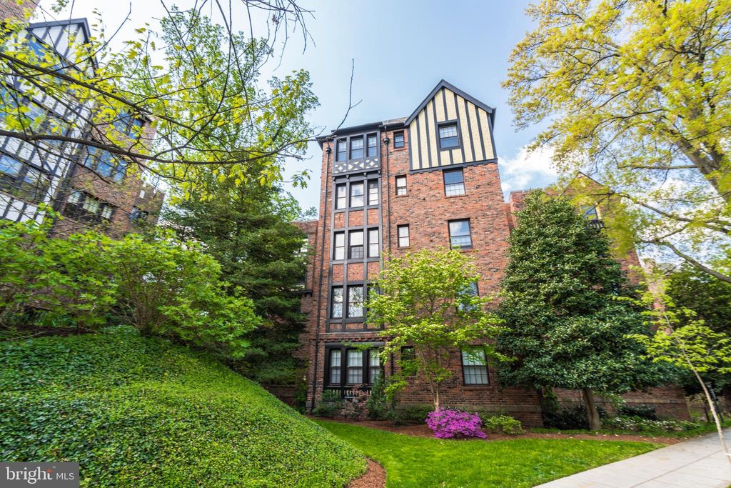 3020 Tilden St NW #1B, Washington, DC 20008