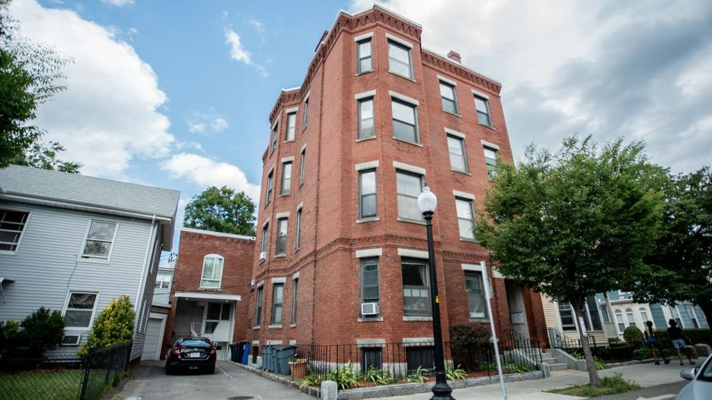169 Western Ave #4, Cambridge, MA 02139