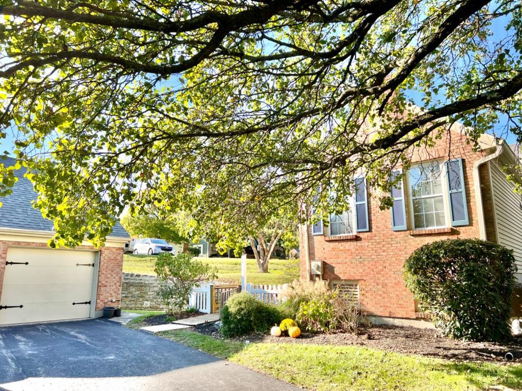 5 Devon Ct, Fairfield, OH 45014 Condo for Sale MLS 1821968