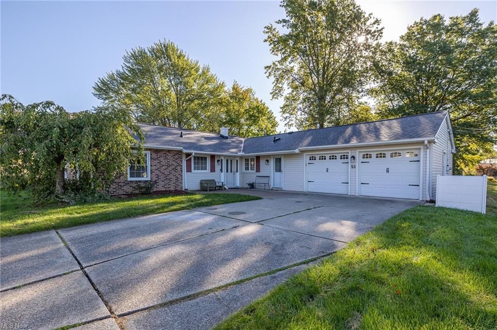 53 Greenbriar Dr, Aurora, OH 44202