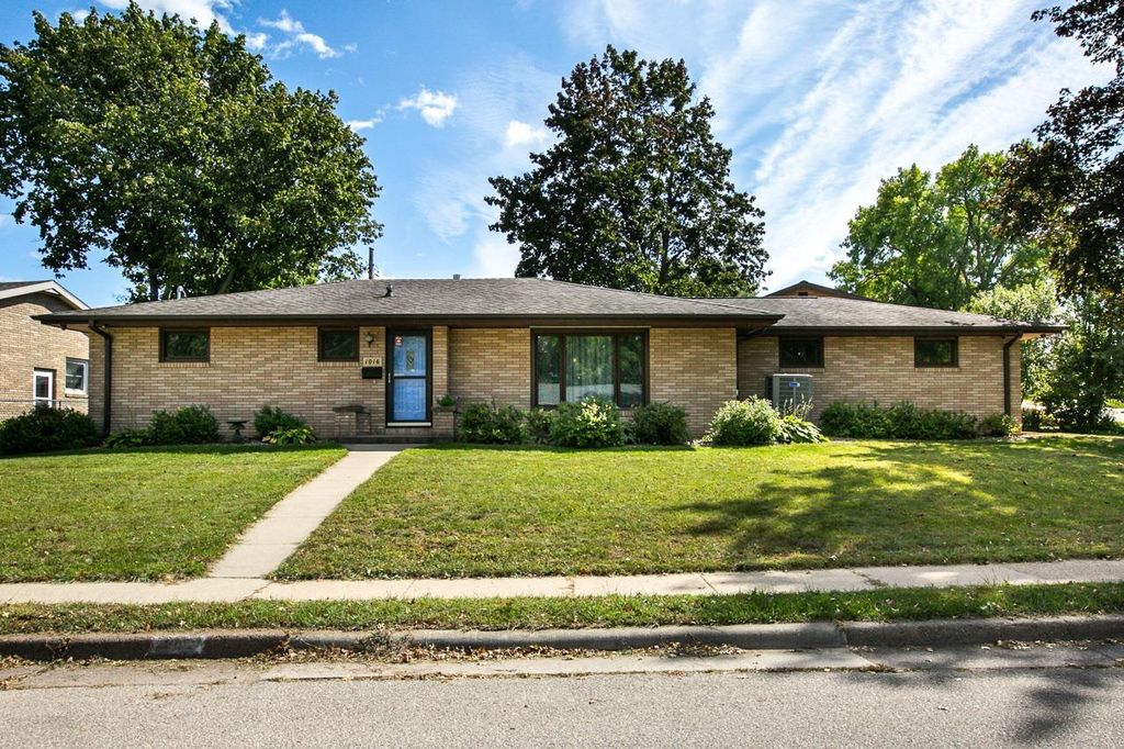 1016 Shady Ln, Dubuque, IA 52001 Trulia