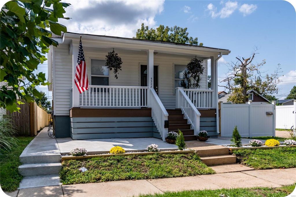 5328 Blow St, Saint Louis, MO 63109