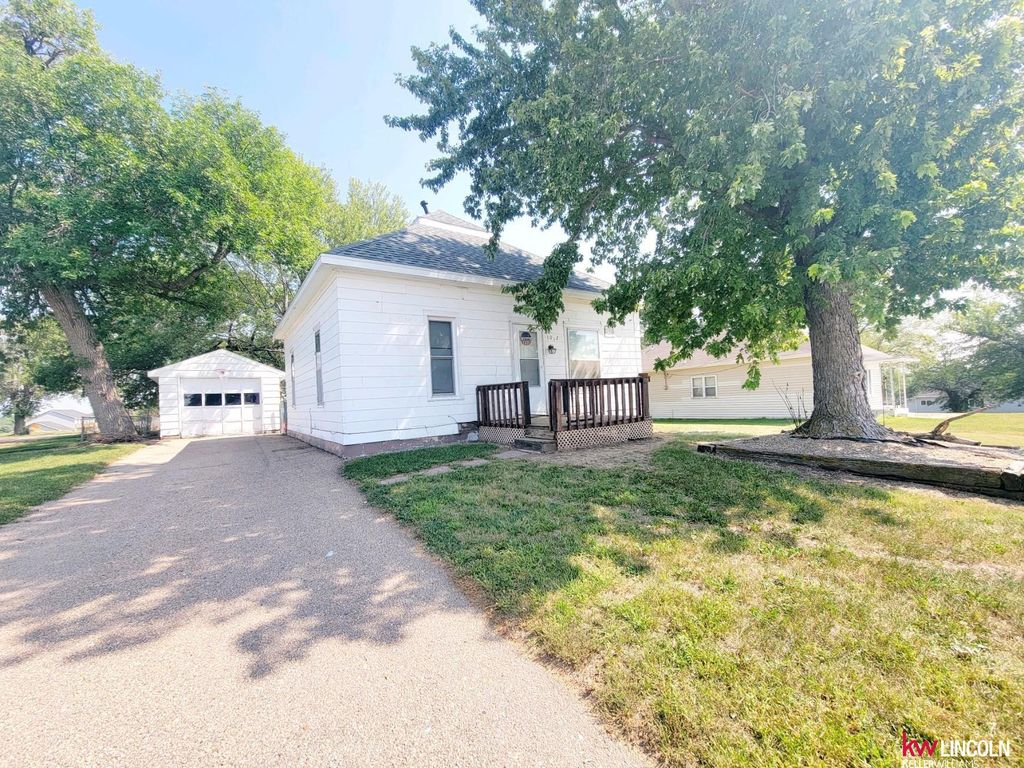 1012 N Saunders Ave, Sutton, NE 68979 See Est. Value, Schools & More