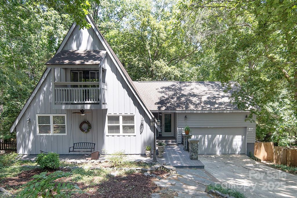 7608 Zermatt Ln, Charlotte, NC 28226