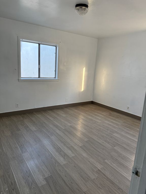 18301 1/2 Davis Rd, Patterson, CA 95363 See Est. Value, Schools & More