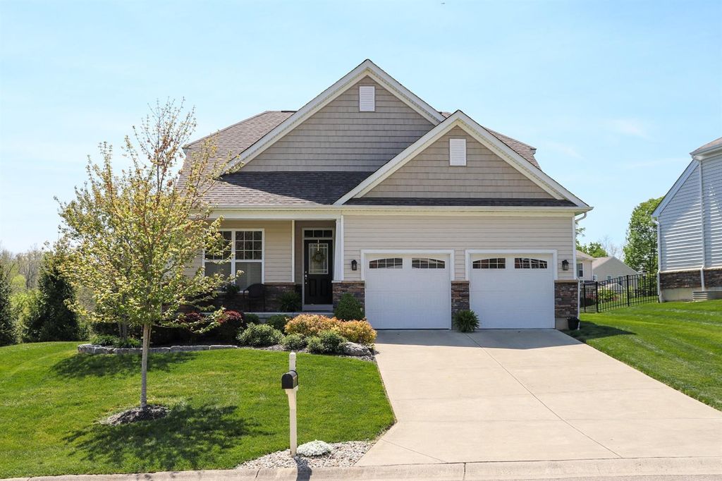 801 Sunrise Ridge Ct, Hamilton Twp, OH 45039