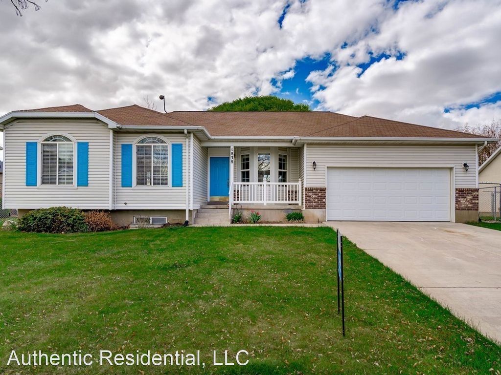 1838 S Dahl Ln, Syracuse, UT 84075