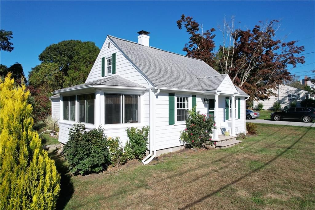 19 Maywood Rd, Narragansett, RI 02882