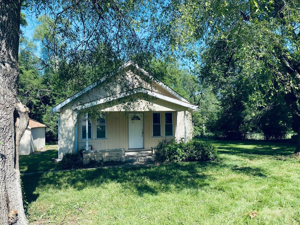 7939 Manning Ave, Kansas City, MO 64138