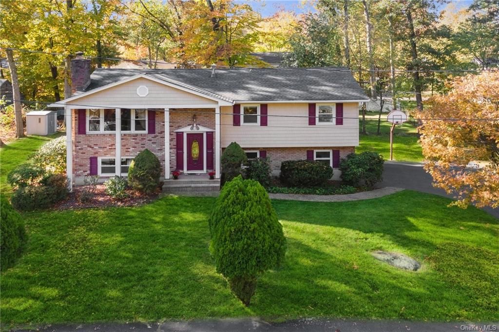 65 Laurel Rd, New City, NY 10956