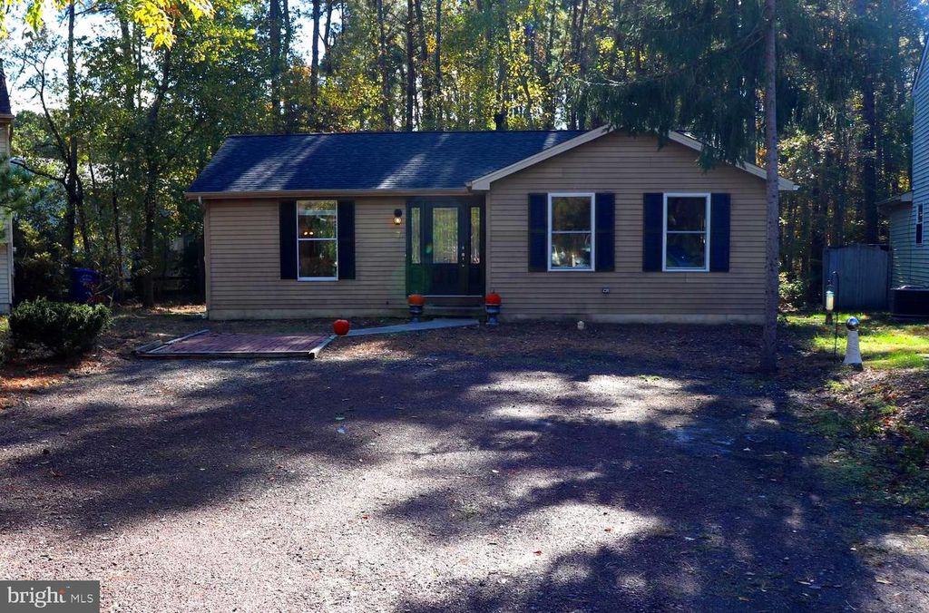7 Adams Ct, Marlton, NJ 08053
