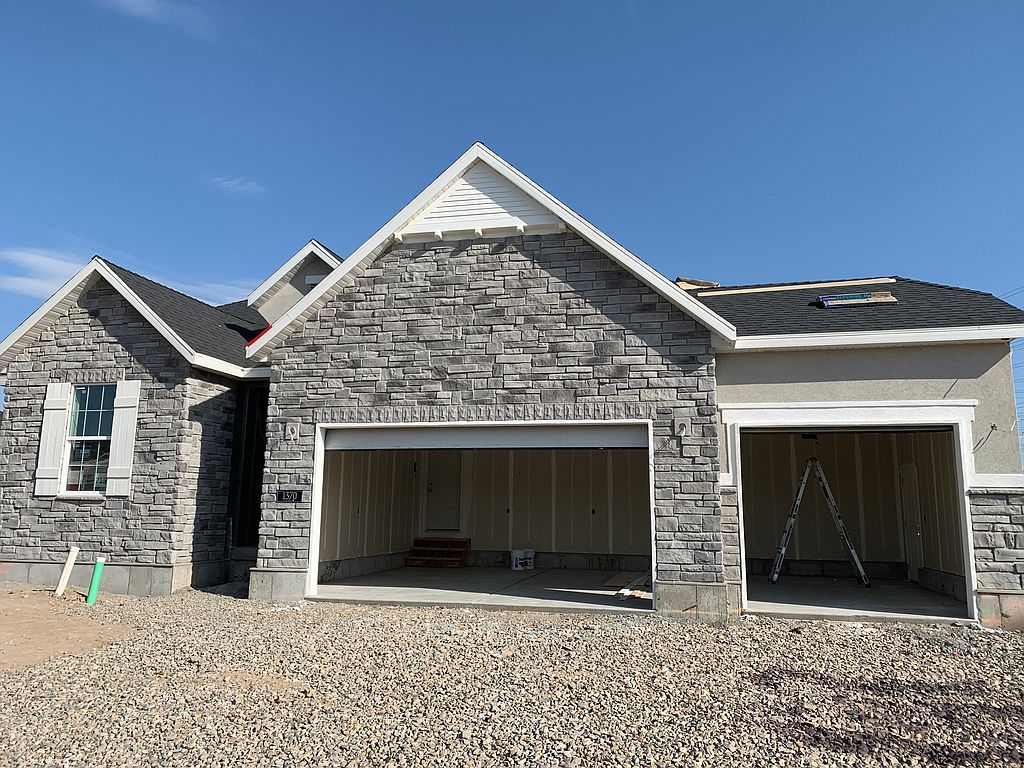 1372 W 400 S, Syracuse, UT 84075