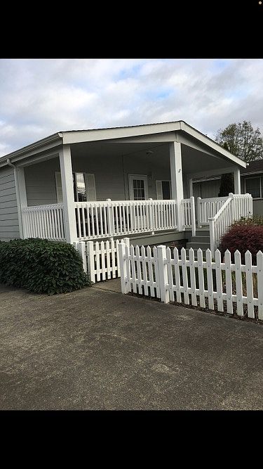 792 State Route 101, Chinook, WA 98614