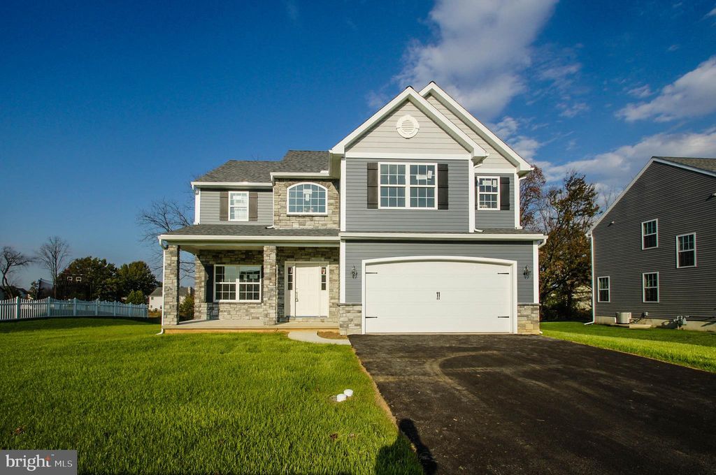 213 Sofia Blvd, Blandon, PA 19510