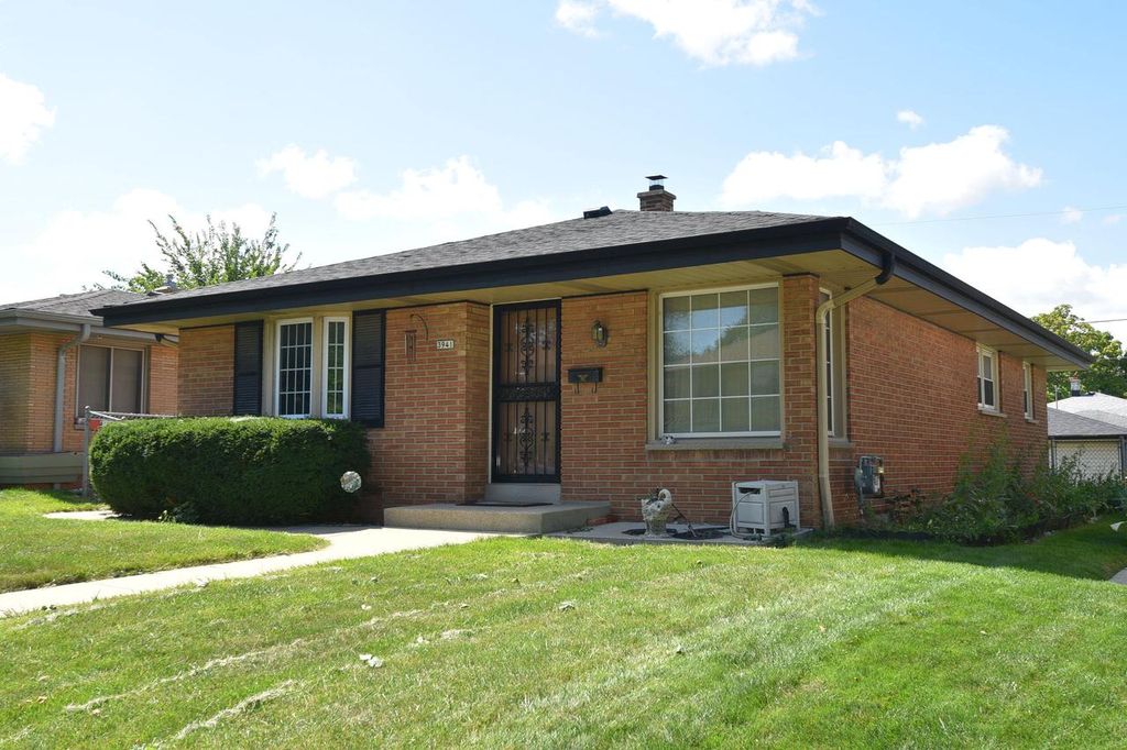 3941 N 61st St, Milwaukee, WI 53216