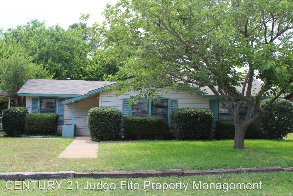 705 N Avenue A, Springtown, TX 76082