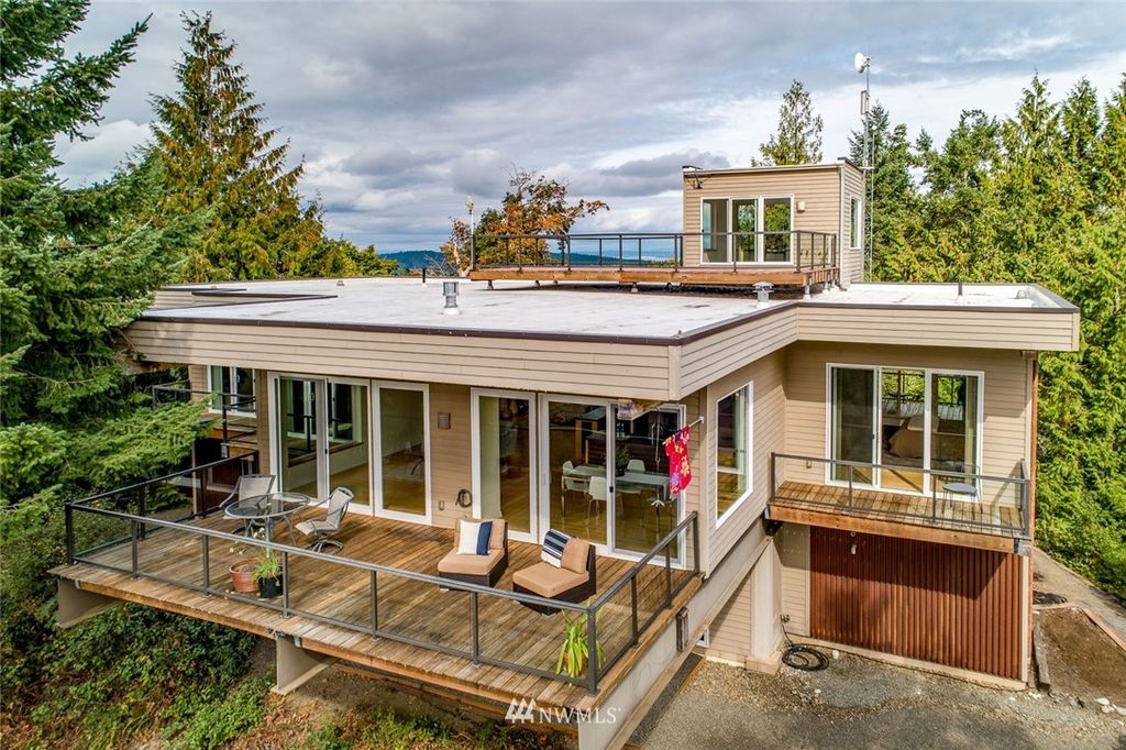 692 Sugar Hill Rd, Chimacum, WA 98325