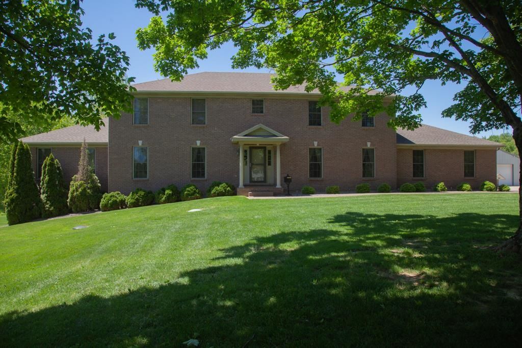 4911 Trautvetter Rd, Elberfeld, IN 47613