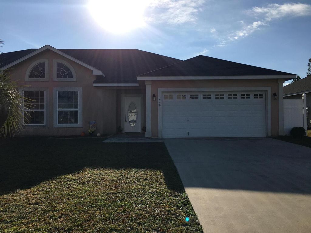 228 Royal Palms Ave, Kingsland, GA 31548
