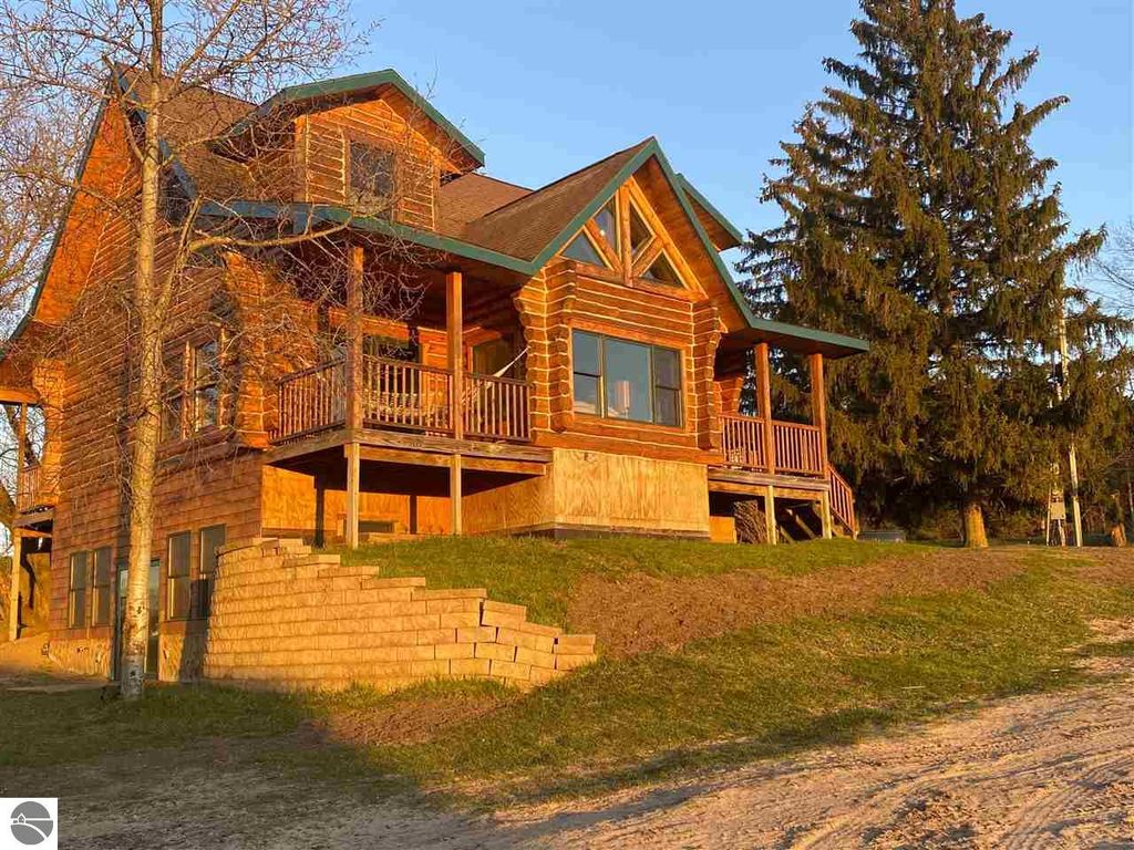 4492 Woodman Rd SW, South Boardman, MI 49680 4 Bed, 3 Bath Single