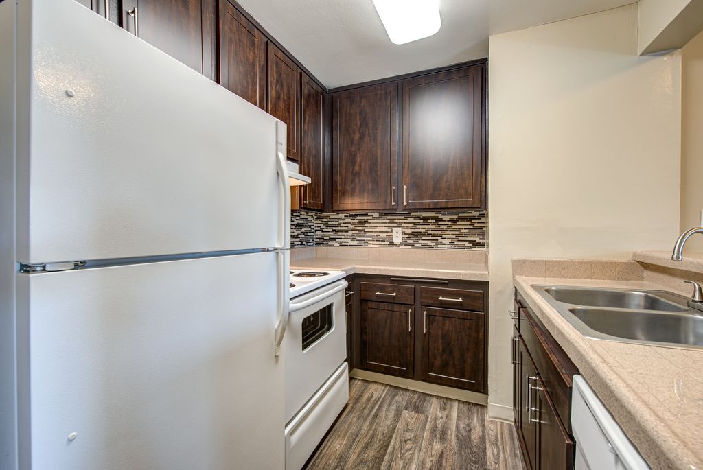 NorthviewSouthview Apartment Homes Reseda, CA Trulia