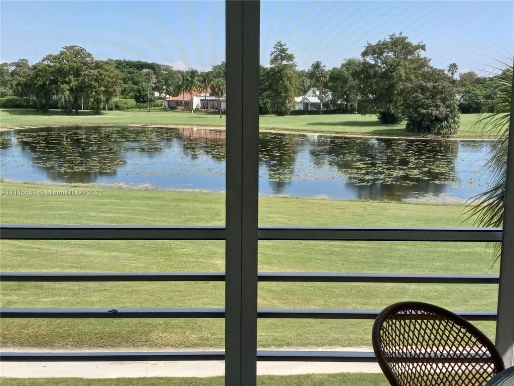 808 Cypress Blvd #306, Pompano Beach, FL 33069