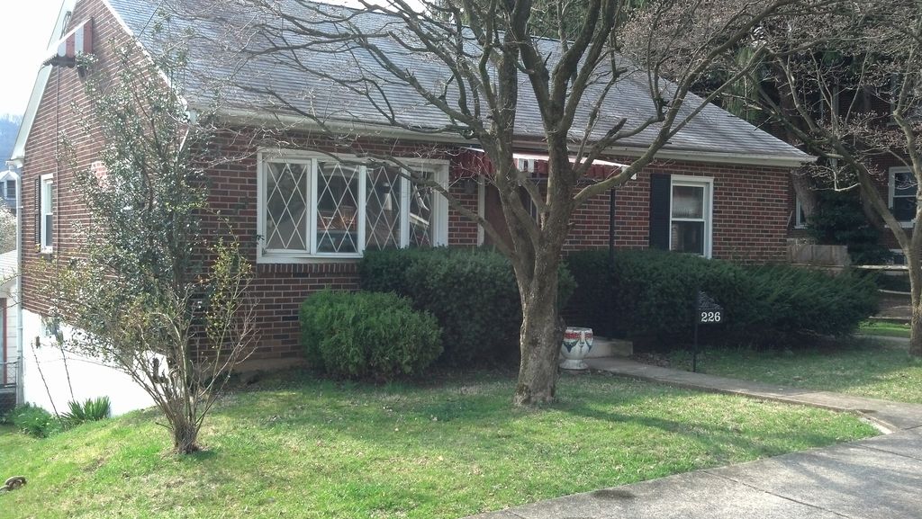 224 Ridge St 226, Emmaus, PA 2 Bed, 1 Bath SingleFamily Home 8