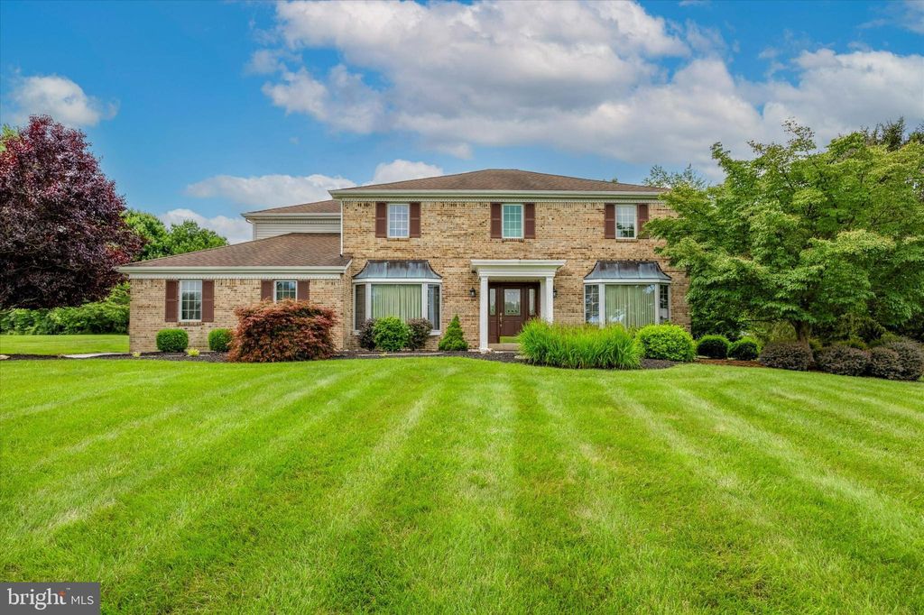 2 Raven Dr, Chadds Ford, PA 19317