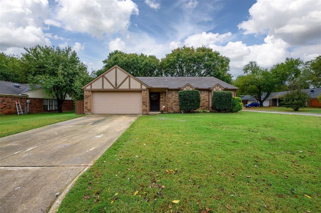 3500 Glenview Dr, Corinth, TX 76210 3 Bed, 2 Bath SingleFamily Home