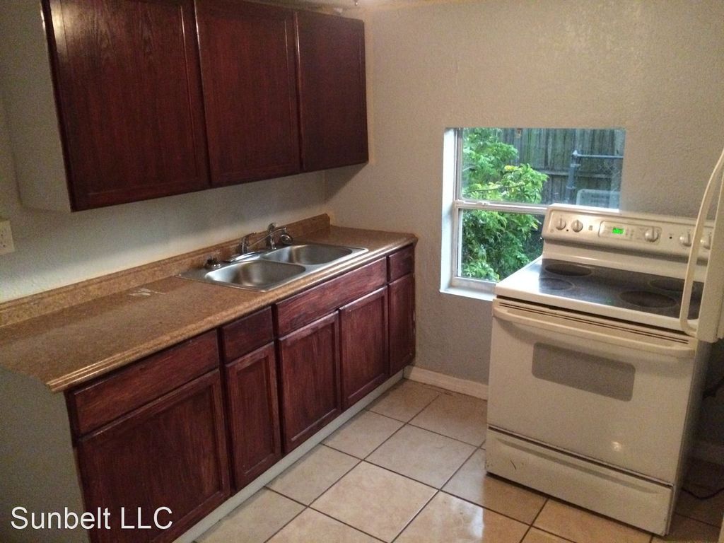 4102 Pappy Kennedy St, Orlando, FL 32811
