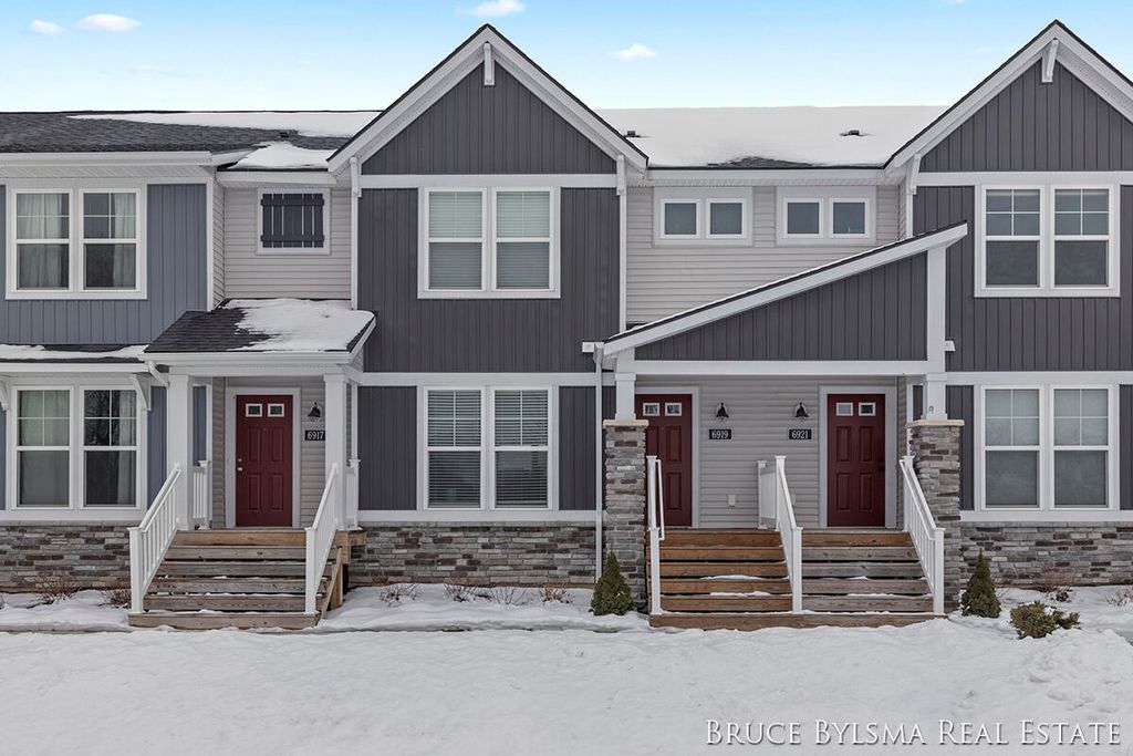 6919 Myers Lake Ave NE #9, Rockford, MI 49341