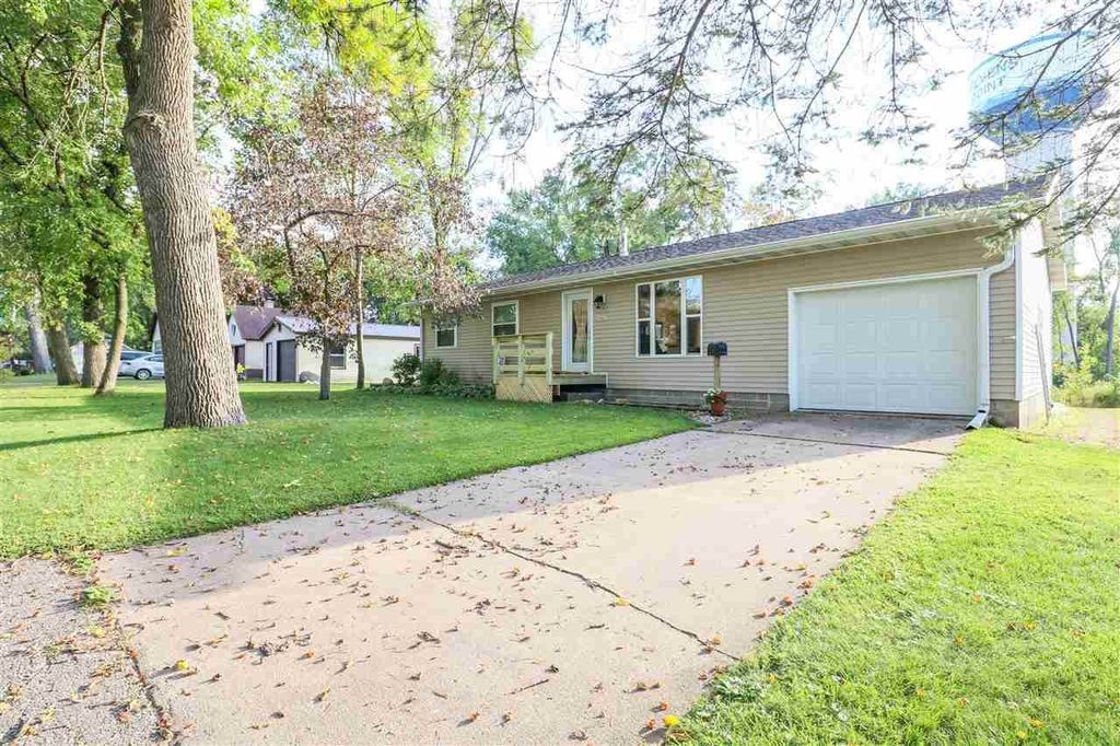 2100 Maple St, Stevens Point, WI 54481 Trulia