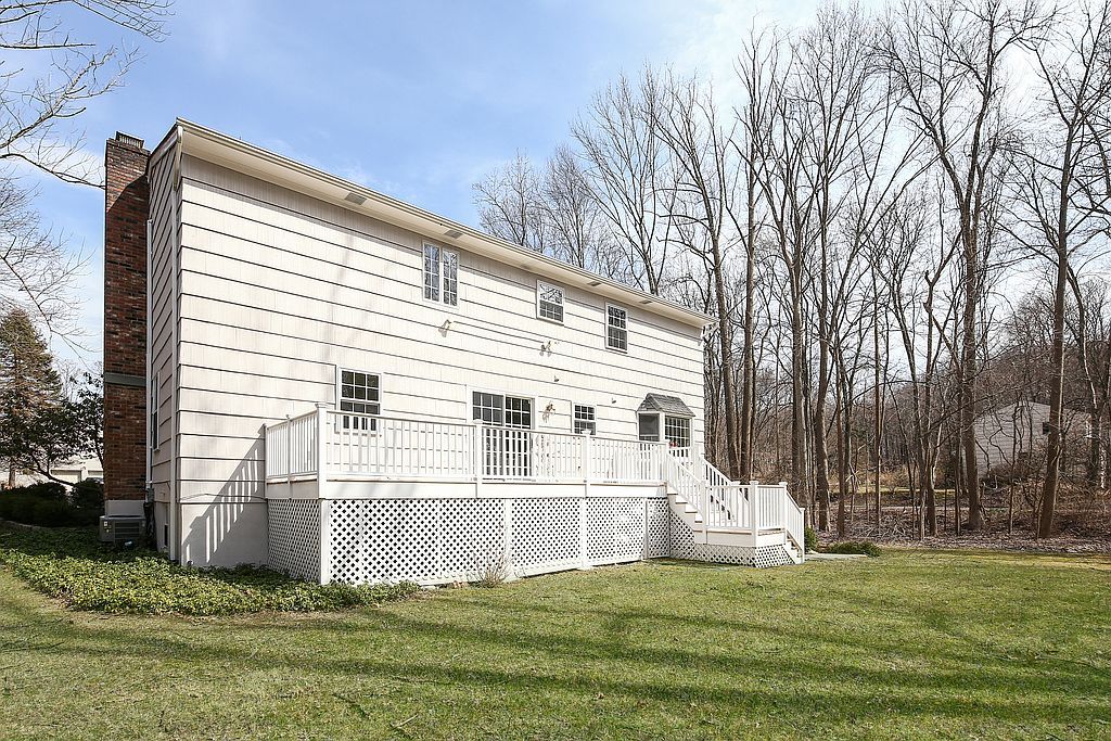 53 Fox Den Rd, Mount Kisco, NY 4 Bed, 3 Bath SingleFamily Home 36