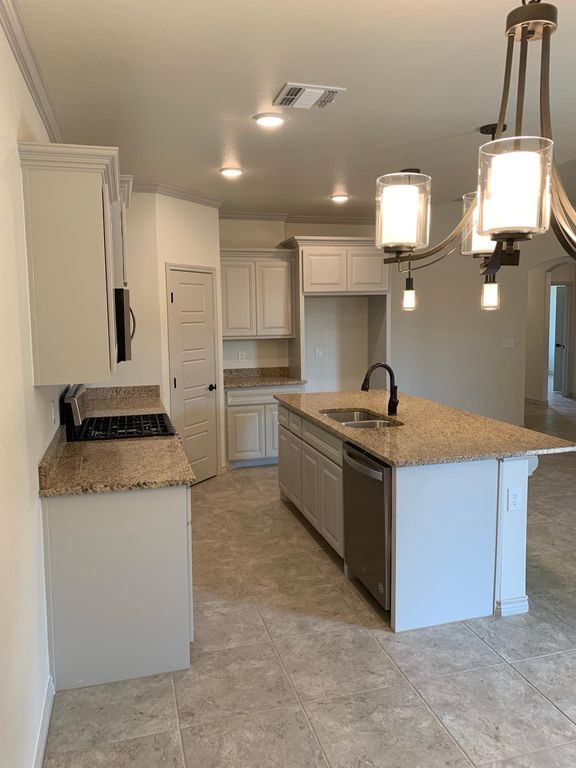 5307 Logan Ct, Midland, TX 79703