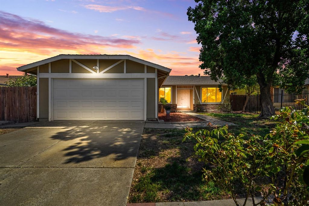 3964 Robinridge Way, Sacramento, CA 95823