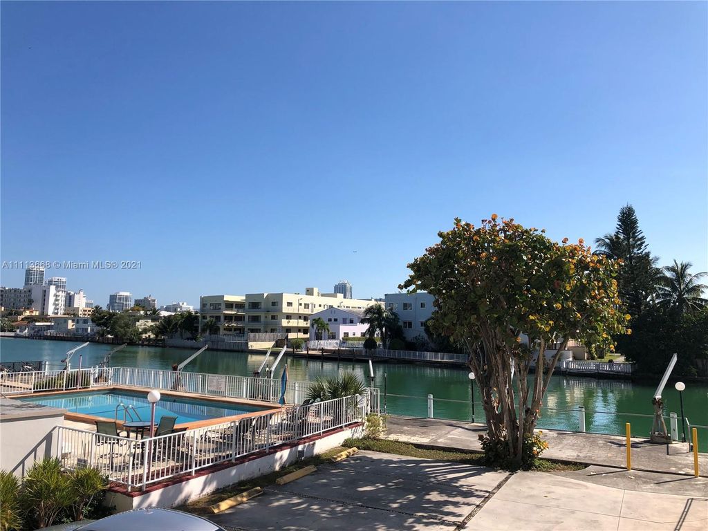 130 S Shore Dr #2D, Miami Beach, FL 33141