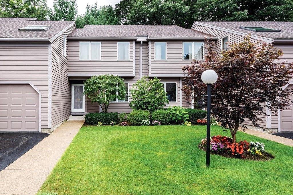 12 Heathwood Ln #12, Chestnut Hill, MA 02467