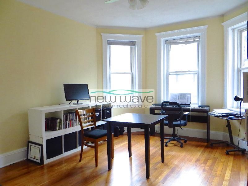 131 Park Dr, Boston, MA 02215