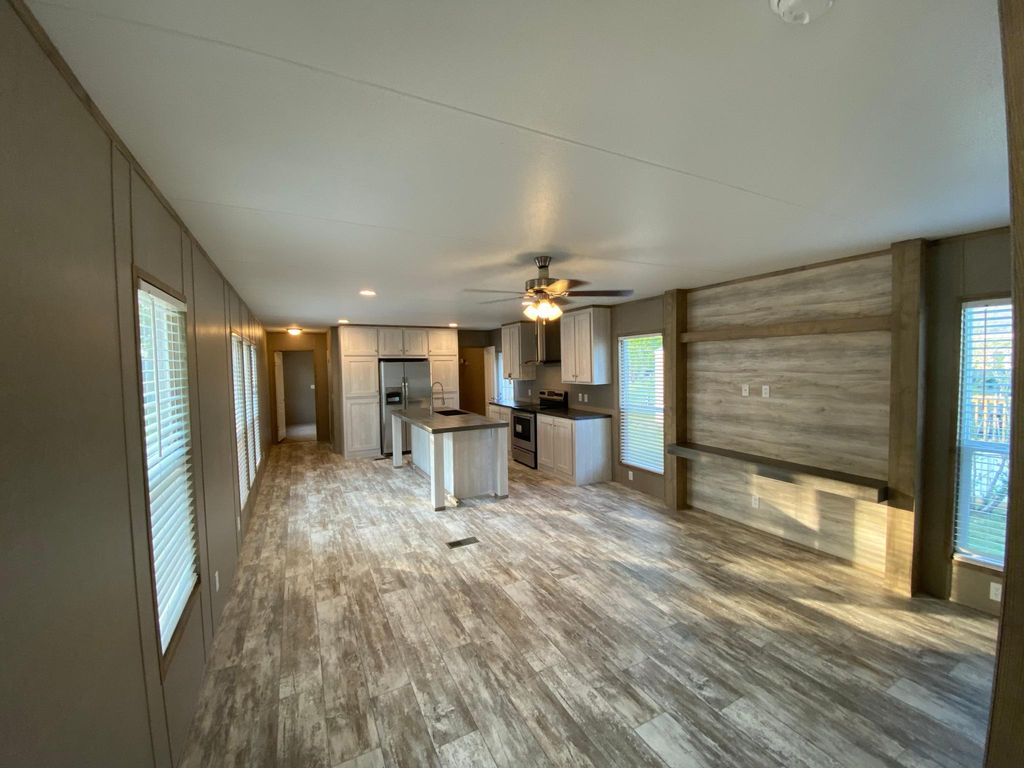 503 W Lower Line St 134, La Grange, TX Mobile / Manufactured 10