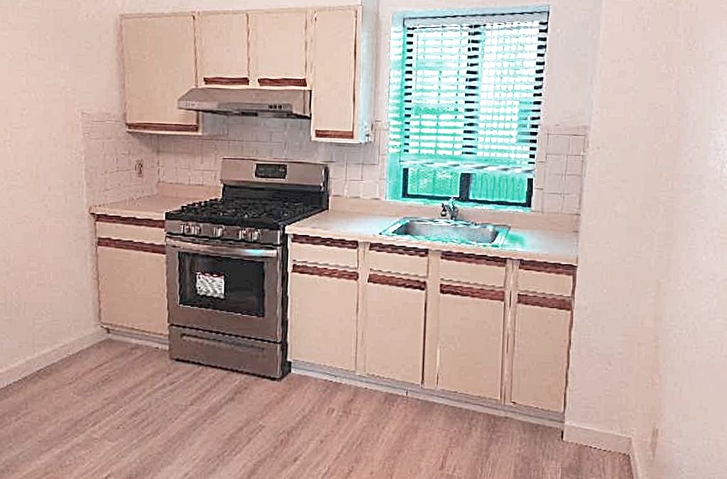 138 Ledyard St, San Francisco, CA 94124 - See Est. Value, Schools & More