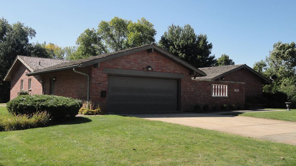 1621 H St, Geneva, NE 68361 Trulia