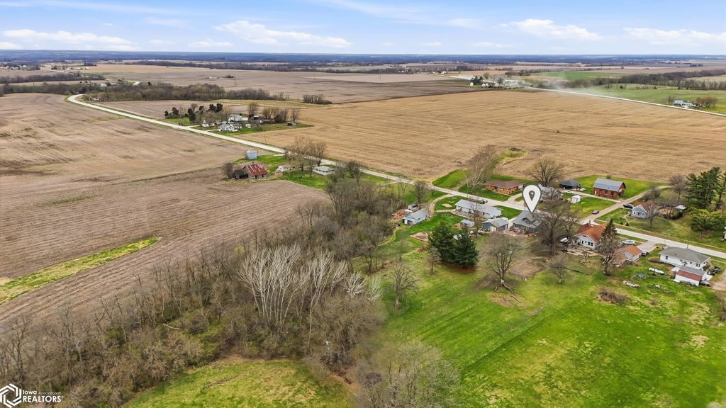 view 44th full size image of this home