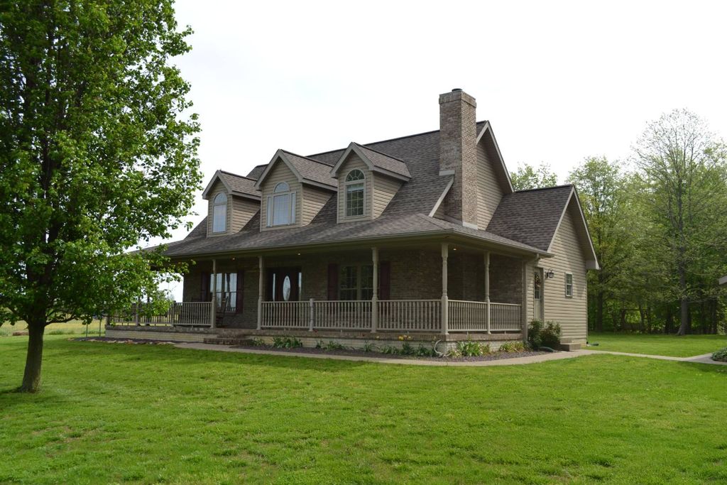 2440 County Road 1625 E, Grayville, IL 3 Bed, 3 Bath SingleFamily